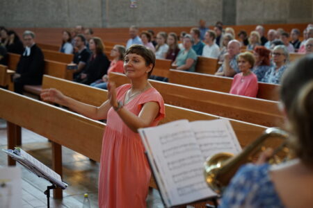 Dekanatskantorin Sophia Lederer leitete den Posaunenchor.